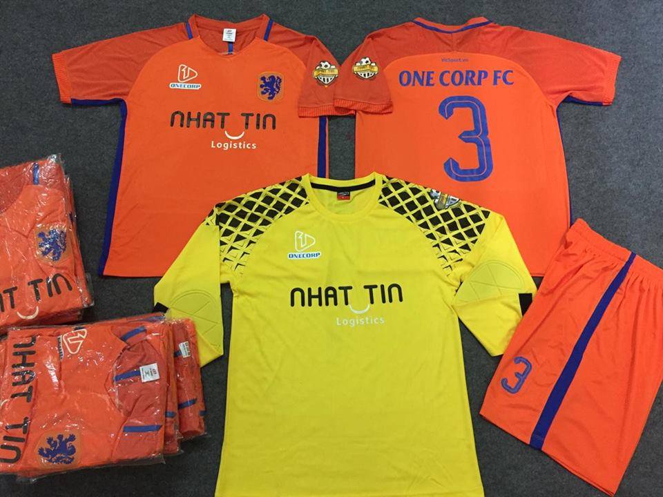 Mẫu áo bóng đá tuyển Hà Lan in cho giải đấu Nhất Tín Logistics