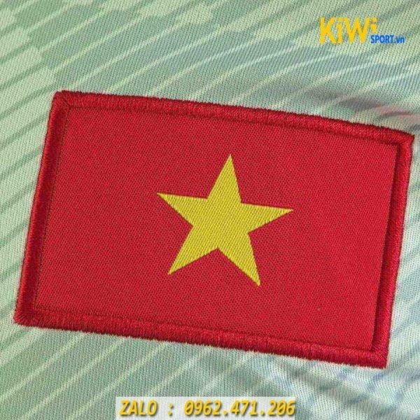 Logo thêu trên áo bóng đá tuyển Việt Nam 2019 màu trắng