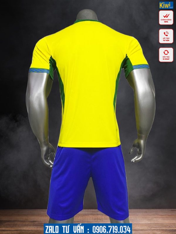 Mặt sau bộ áo đá banh Brazil 2024 màu vàng cực chất